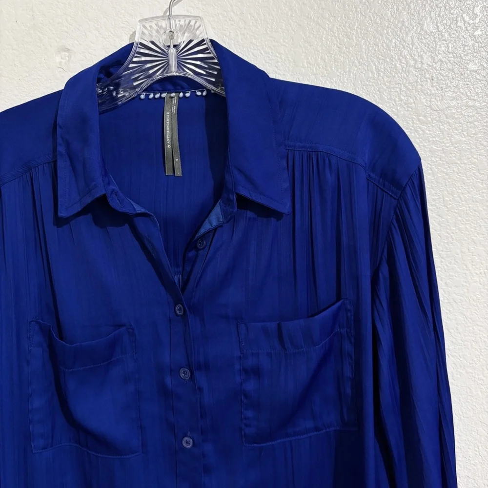 Anthropologie Relaxed Crinkle‎ Satin Button Down Shirt in Cobalt Blue - Picture 7 of 10